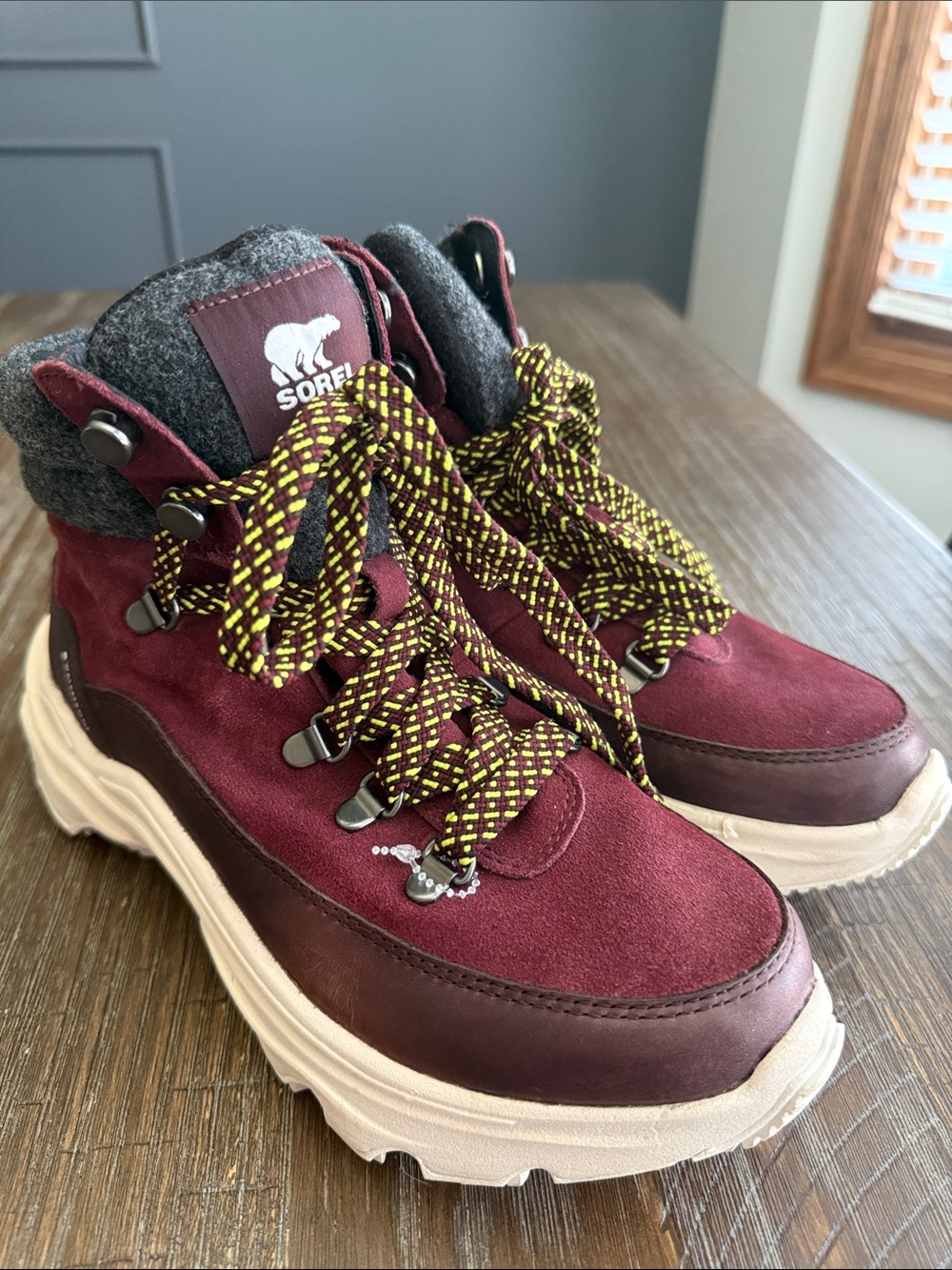 Sorel Kinetic Conquest Winter Waterproof Durable Chunky Sole Ankle Boots Sz 8